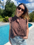 T-shirt marron à pois blanc