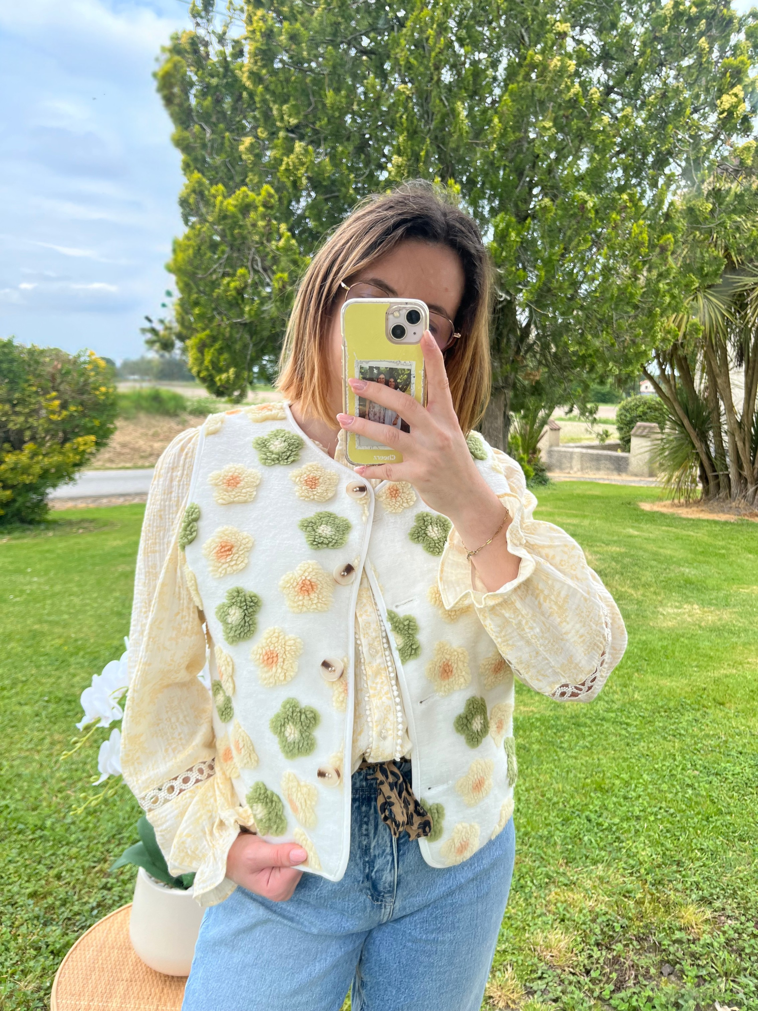 Pull fleuri manches courtes printemps